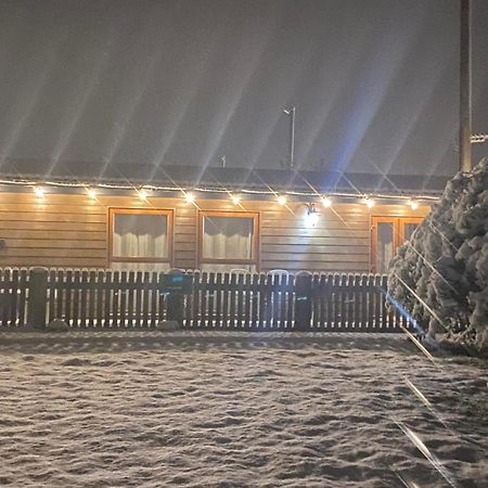 Fairview Farm Holiday Accommodation 14 Luxury Lodges, Cabins, Dog Friendly, Suitable For Couples, Families And Groups, Wedding Guests , Corporate Events, Sleeps 2-65 Guests In Ravenshead, Nottingham Near Sherwood Forest, Set In 88 Acres Экстерьер фото