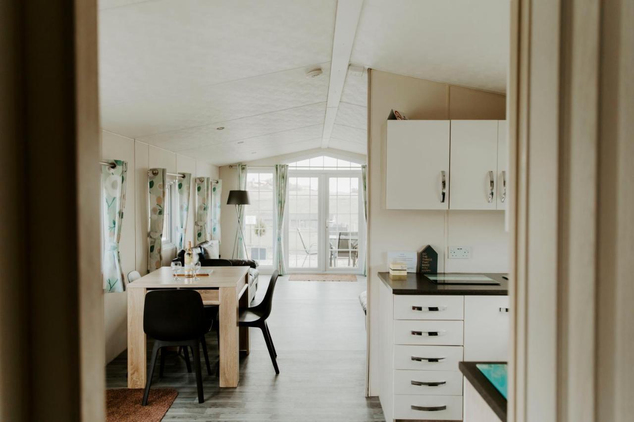 Fairview Farm Holiday Accommodation 14 Luxury Lodges, Cabins, Dog Friendly, Suitable For Couples, Families And Groups, Wedding Guests , Corporate Events, Sleeps 2-65 Guests In Ravenshead, Nottingham Near Sherwood Forest, Set In 88 Acres Экстерьер фото