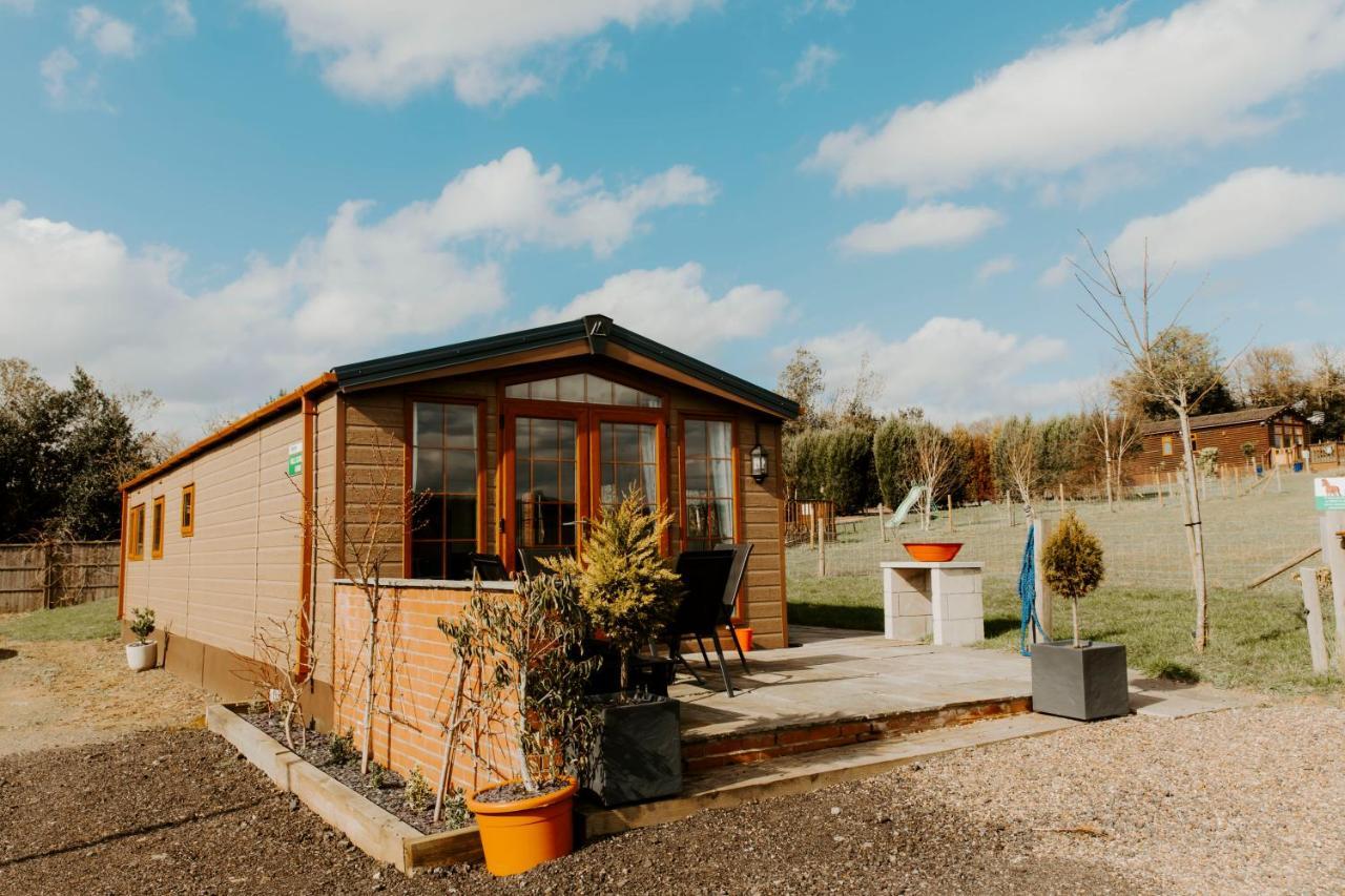 Fairview Farm Holiday Accommodation 14 Luxury Lodges, Cabins, Dog Friendly, Suitable For Couples, Families And Groups, Wedding Guests , Corporate Events, Sleeps 2-65 Guests In Ravenshead, Nottingham Near Sherwood Forest, Set In 88 Acres Экстерьер фото