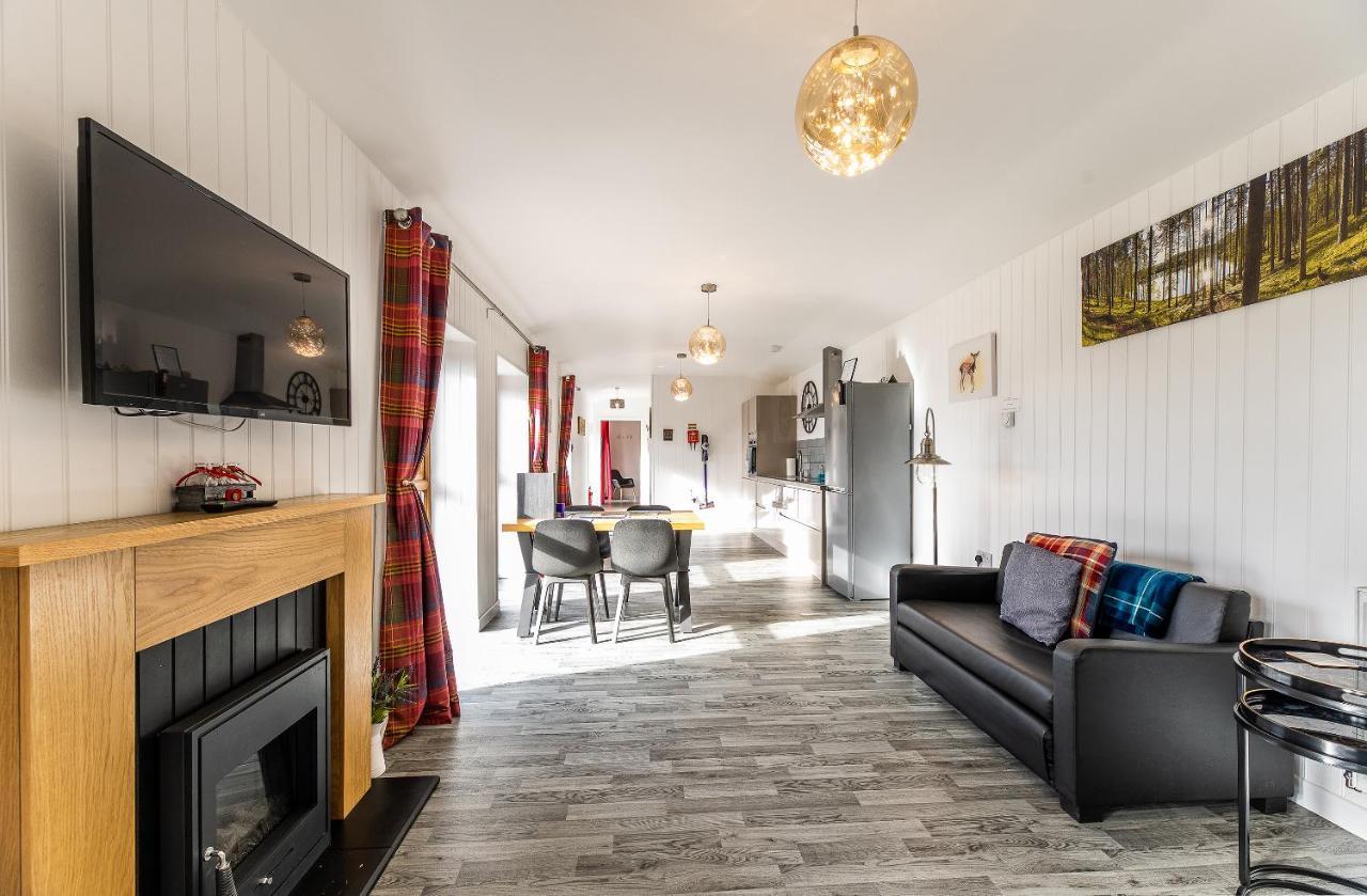 Fairview Farm Holiday Accommodation 14 Luxury Lodges, Cabins, Dog Friendly, Suitable For Couples, Families And Groups, Wedding Guests , Corporate Events, Sleeps 2-65 Guests In Ravenshead, Nottingham Near Sherwood Forest, Set In 88 Acres Экстерьер фото