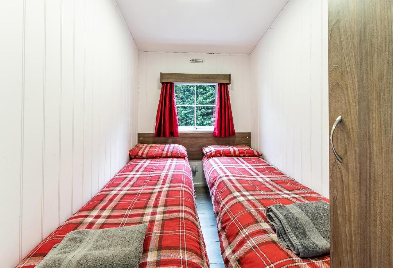Fairview Farm Holiday Accommodation 14 Luxury Lodges, Cabins, Dog Friendly, Suitable For Couples, Families And Groups, Wedding Guests , Corporate Events, Sleeps 2-65 Guests In Ravenshead, Nottingham Near Sherwood Forest, Set In 88 Acres Экстерьер фото