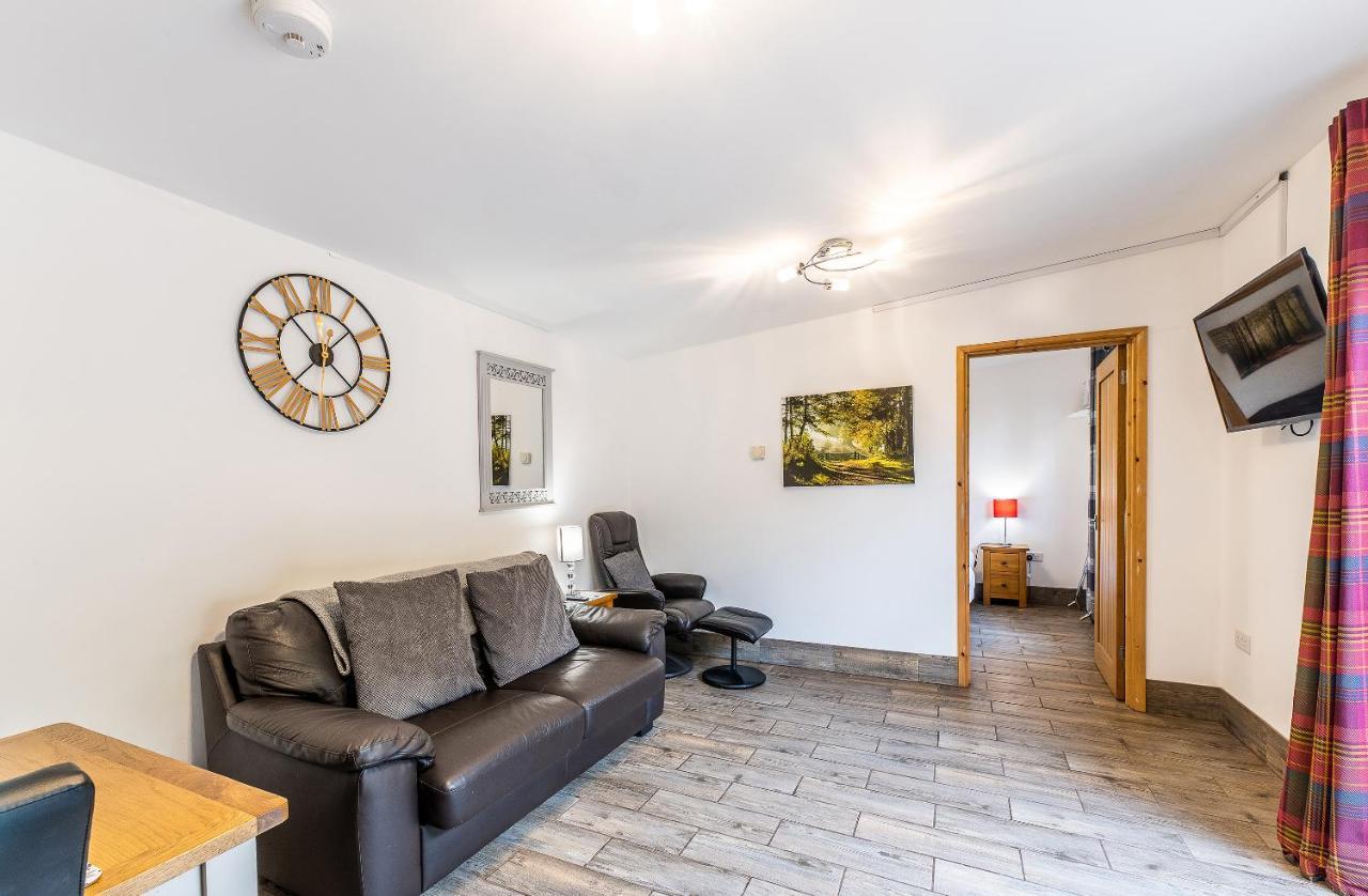 Fairview Farm Holiday Accommodation 14 Luxury Lodges, Cabins, Dog Friendly, Suitable For Couples, Families And Groups, Wedding Guests , Corporate Events, Sleeps 2-65 Guests In Ravenshead, Nottingham Near Sherwood Forest, Set In 88 Acres Экстерьер фото