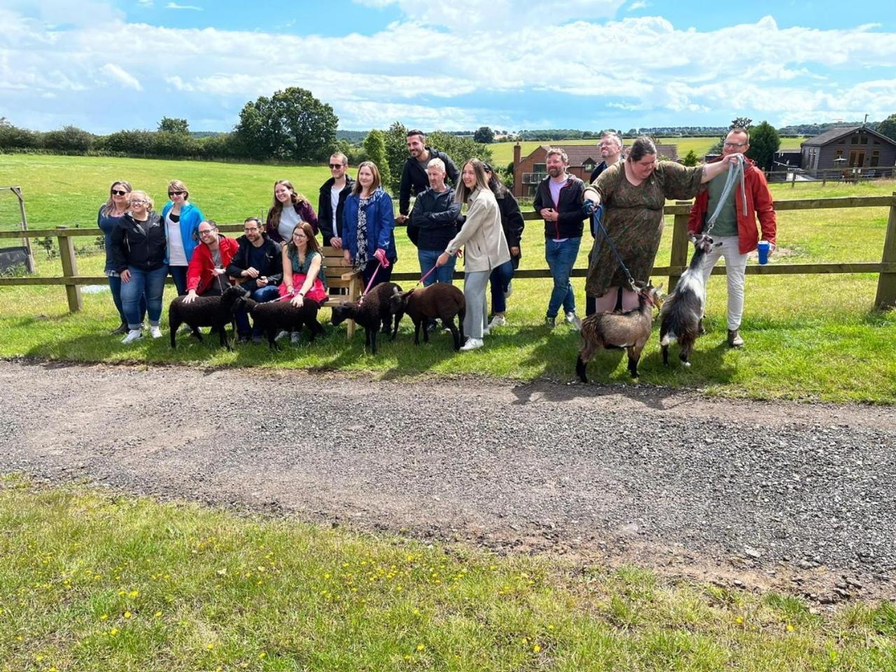 Fairview Farm Holiday Accommodation 14 Luxury Lodges, Cabins, Dog Friendly, Suitable For Couples, Families And Groups, Wedding Guests , Corporate Events, Sleeps 2-65 Guests In Ravenshead, Nottingham Near Sherwood Forest, Set In 88 Acres Экстерьер фото