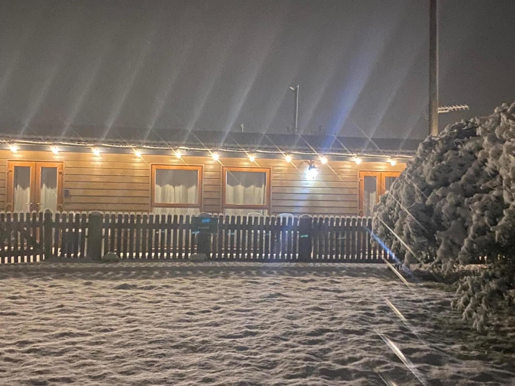 Fairview Farm Holiday Accommodation 14 Luxury Lodges, Cabins, Dog Friendly, Suitable For Couples, Families And Groups, Wedding Guests , Corporate Events, Sleeps 2-65 Guests In Ravenshead, Nottingham Near Sherwood Forest, Set In 88 Acres Экстерьер фото