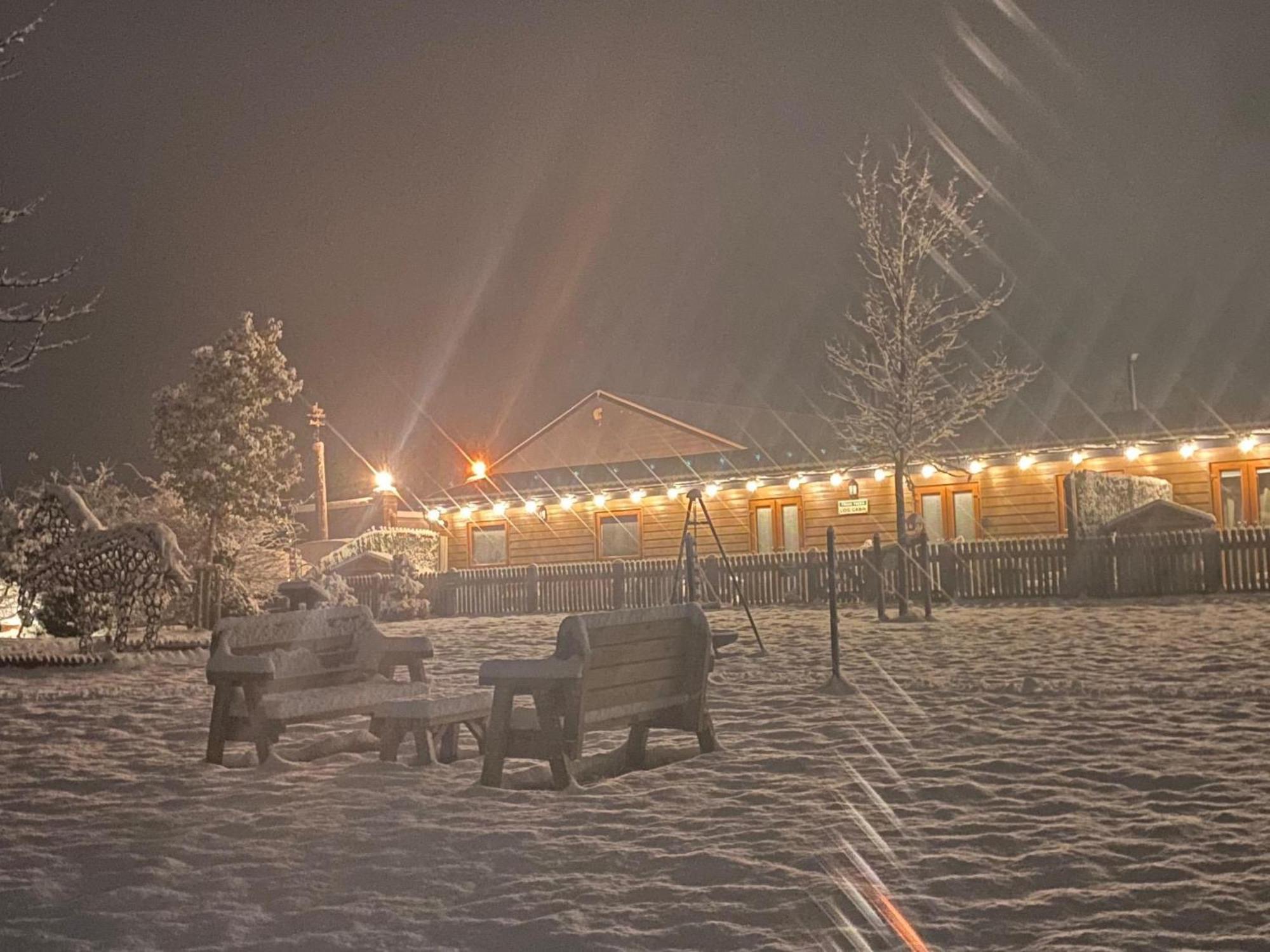 Fairview Farm Holiday Accommodation 14 Luxury Lodges, Cabins, Dog Friendly, Suitable For Couples, Families And Groups, Wedding Guests , Corporate Events, Sleeps 2-65 Guests In Ravenshead, Nottingham Near Sherwood Forest, Set In 88 Acres Экстерьер фото