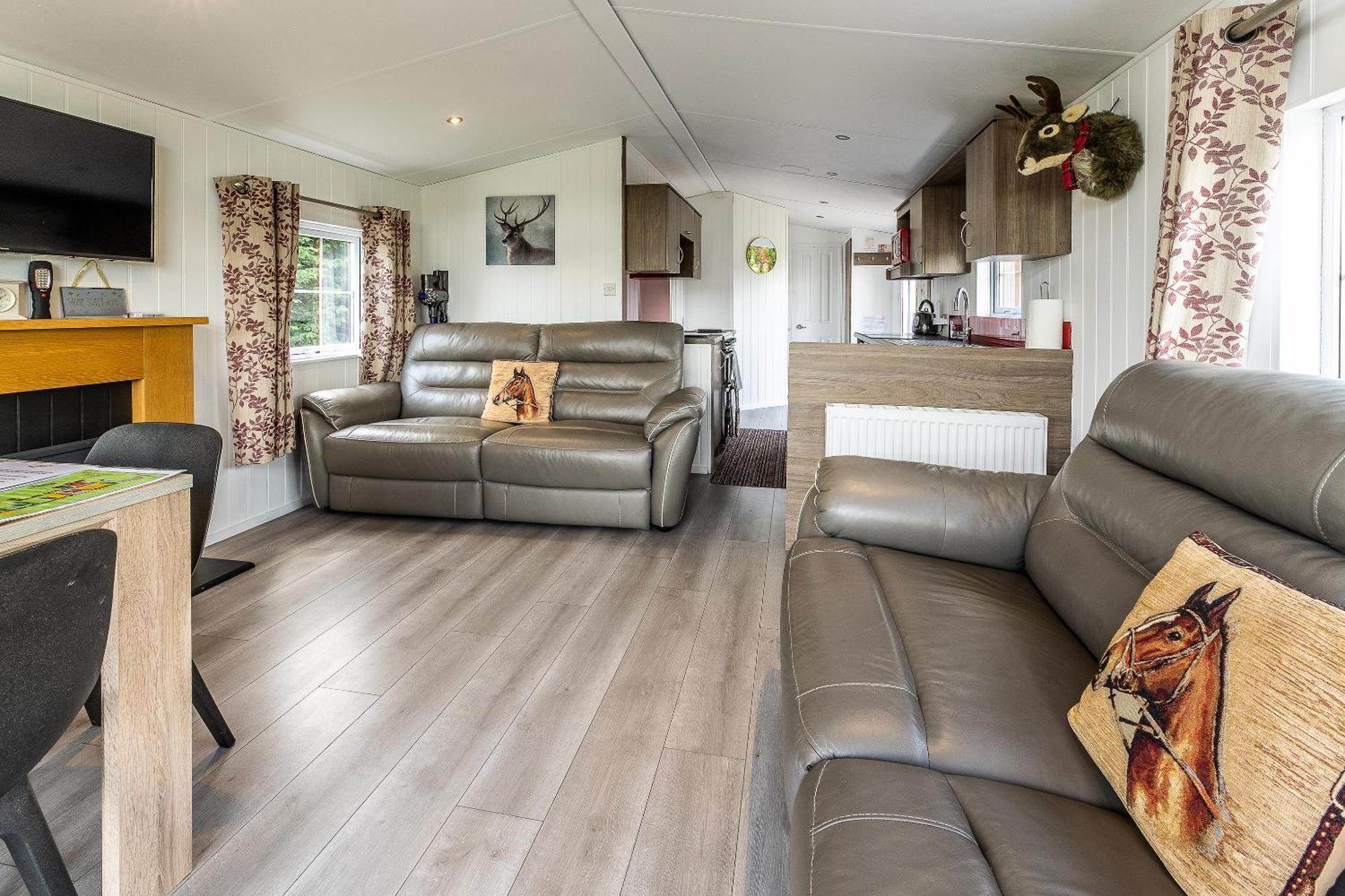 Fairview Farm Holiday Accommodation 14 Luxury Lodges, Cabins, Dog Friendly, Suitable For Couples, Families And Groups, Wedding Guests , Corporate Events, Sleeps 2-65 Guests In Ravenshead, Nottingham Near Sherwood Forest, Set In 88 Acres Экстерьер фото