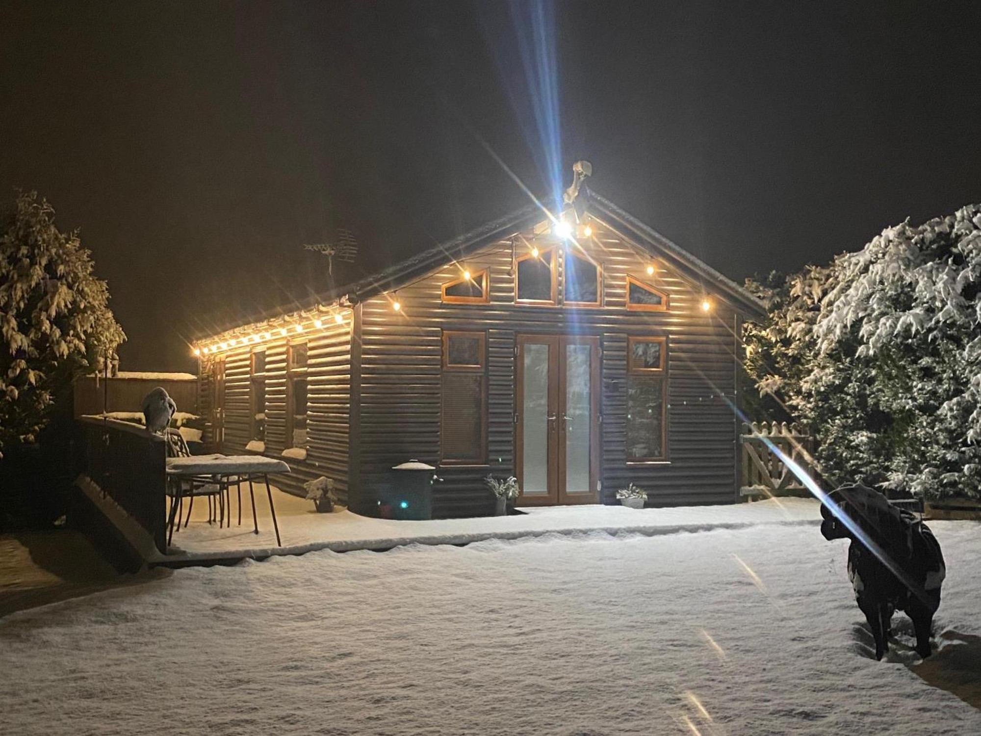 Fairview Farm Holiday Accommodation 14 Luxury Lodges, Cabins, Dog Friendly, Suitable For Couples, Families And Groups, Wedding Guests , Corporate Events, Sleeps 2-65 Guests In Ravenshead, Nottingham Near Sherwood Forest, Set In 88 Acres Экстерьер фото