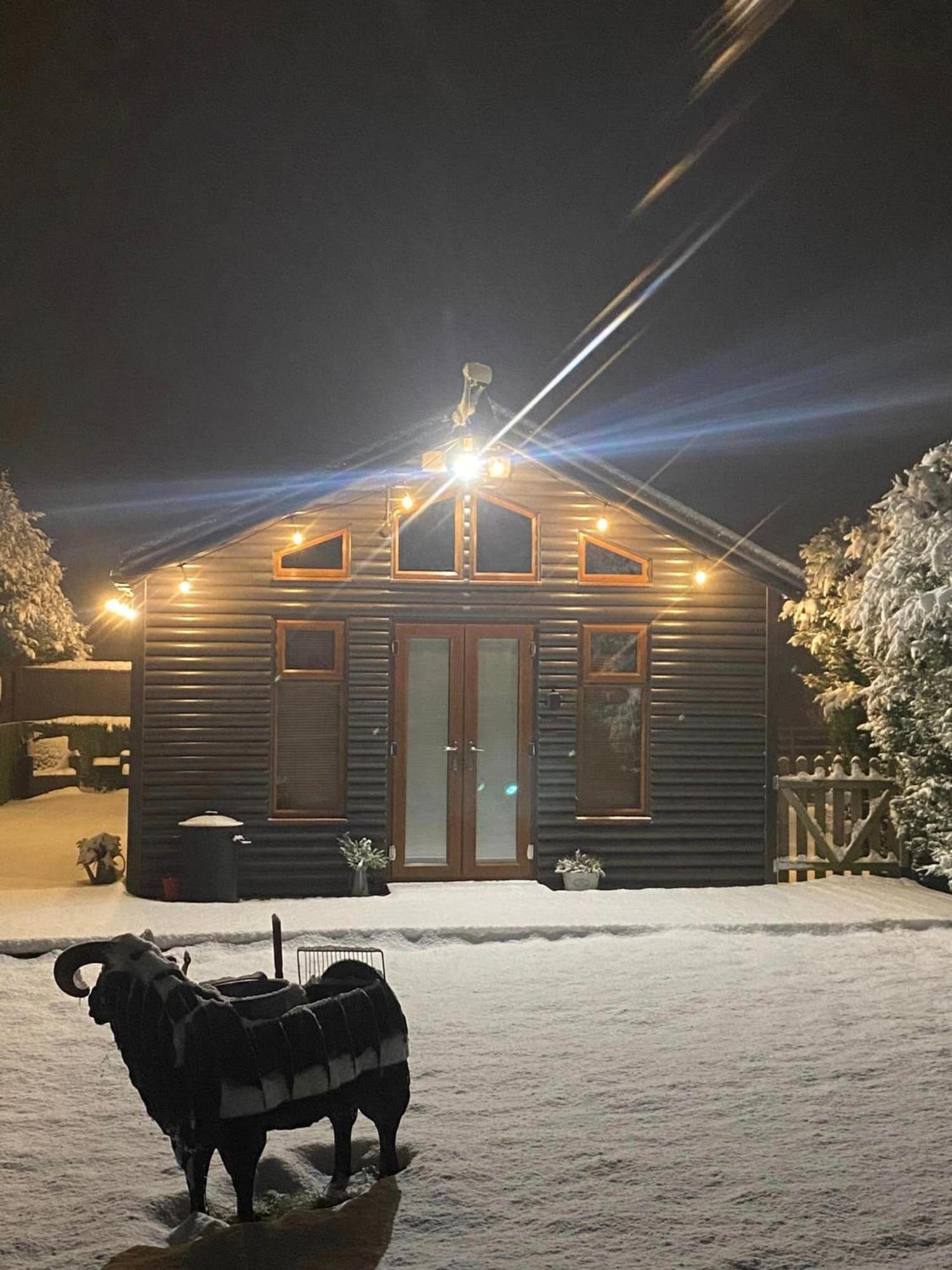 Fairview Farm Holiday Accommodation 14 Luxury Lodges, Cabins, Dog Friendly, Suitable For Couples, Families And Groups, Wedding Guests , Corporate Events, Sleeps 2-65 Guests In Ravenshead, Nottingham Near Sherwood Forest, Set In 88 Acres Экстерьер фото