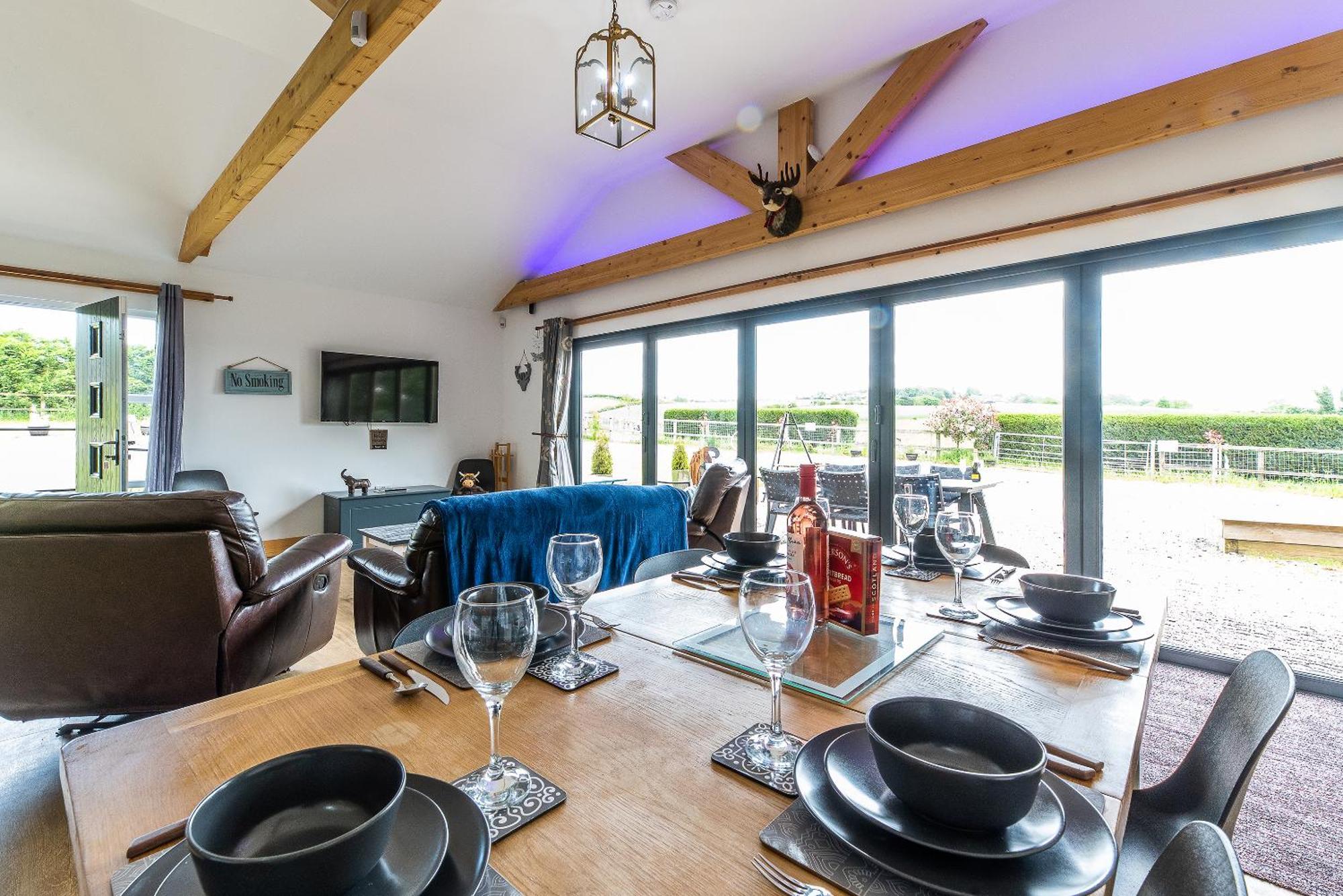Fairview Farm Holiday Accommodation 14 Luxury Lodges, Cabins, Dog Friendly, Suitable For Couples, Families And Groups, Wedding Guests , Corporate Events, Sleeps 2-65 Guests In Ravenshead, Nottingham Near Sherwood Forest, Set In 88 Acres Экстерьер фото