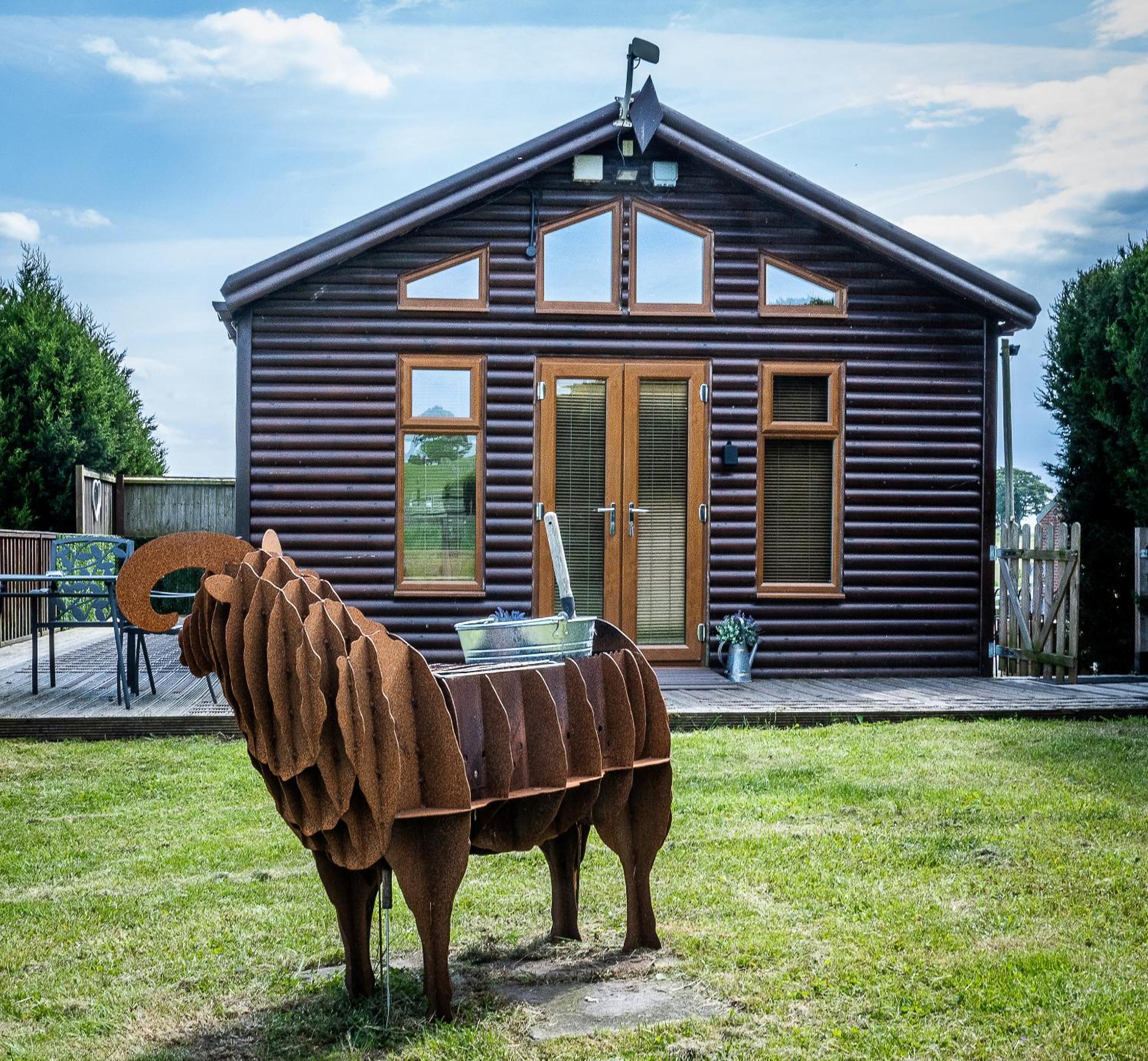 Fairview Farm Holiday Accommodation 14 Luxury Lodges, Cabins, Dog Friendly, Suitable For Couples, Families And Groups, Wedding Guests , Corporate Events, Sleeps 2-65 Guests In Ravenshead, Nottingham Near Sherwood Forest, Set In 88 Acres Экстерьер фото